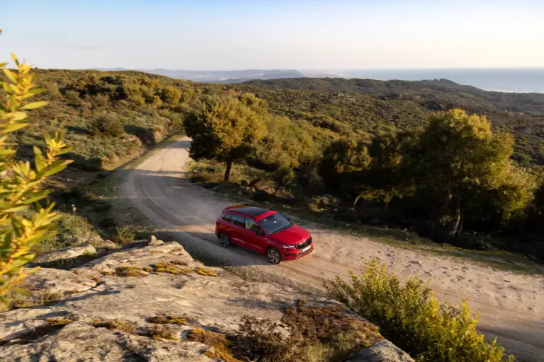 Hệ thống hỗ trợ khởi hành ngang dốc (HAC)