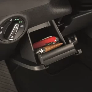 Tiện nghi với không gian lưu trữ đồ trên ghế lái