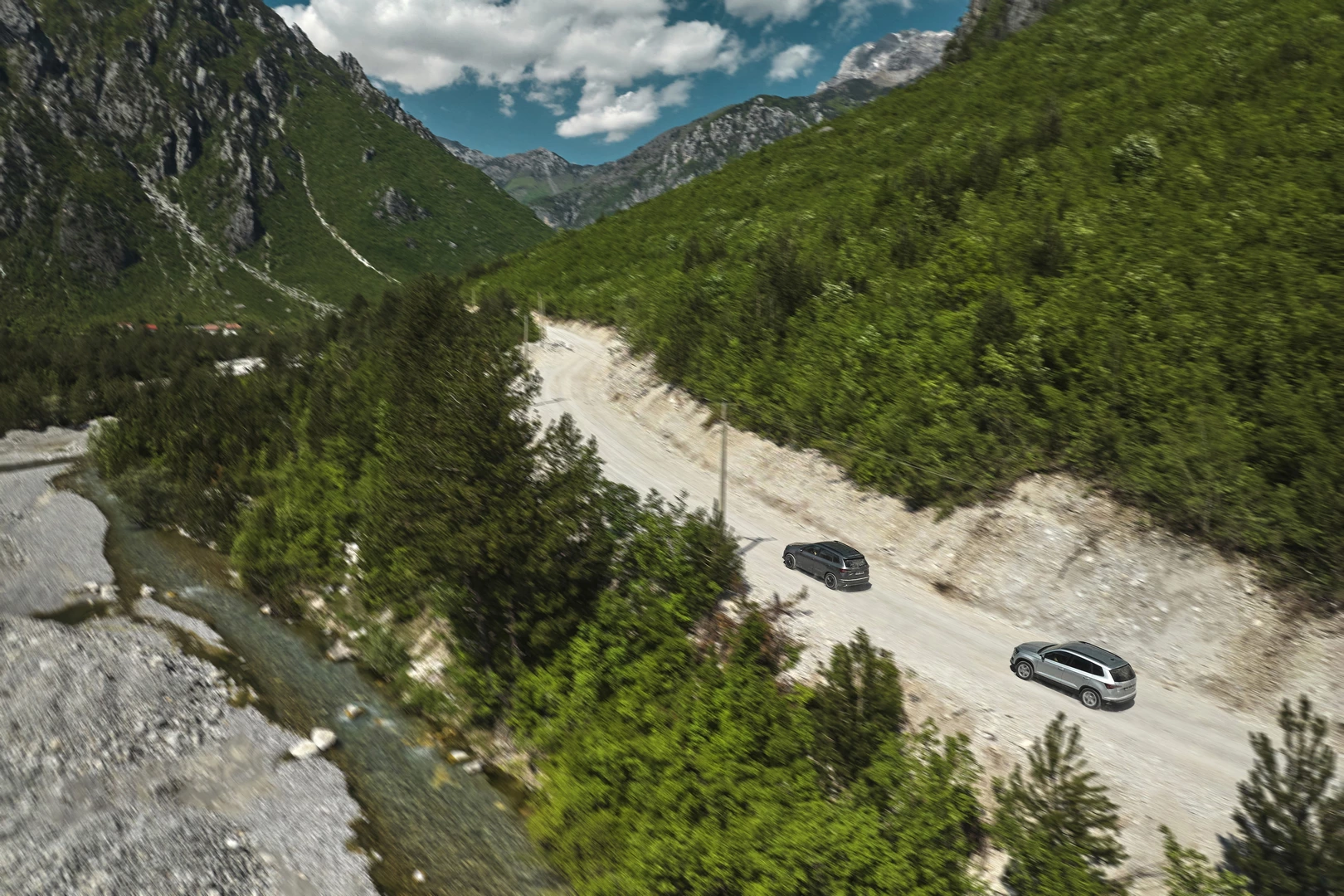 Hệ thống kiểm soát lực kéo (ASR)