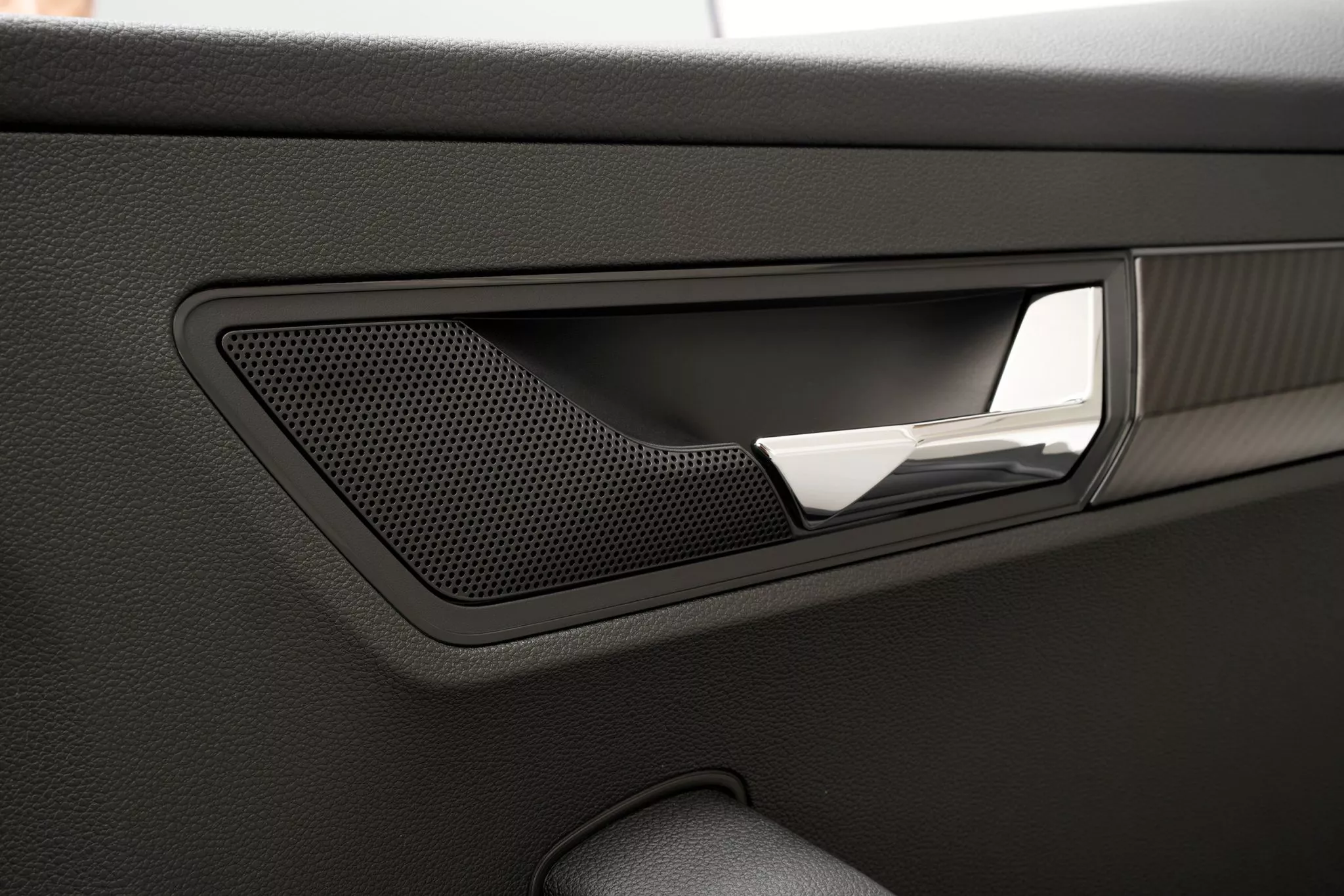 Hệ thống 8 loa Skoda Sound