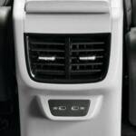 Cửa gió điều hòa hàng ghế phía sau tích hợp cổng sạc USB-C