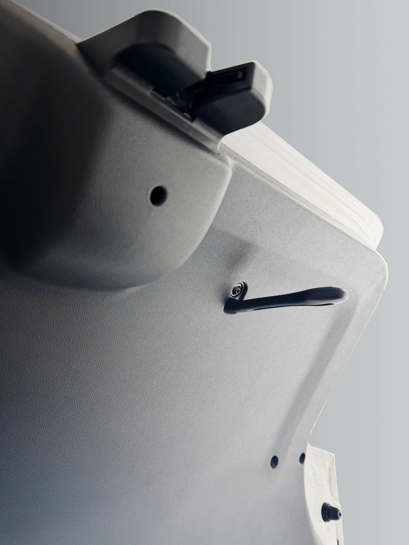 Tay nắm mở cốp xe